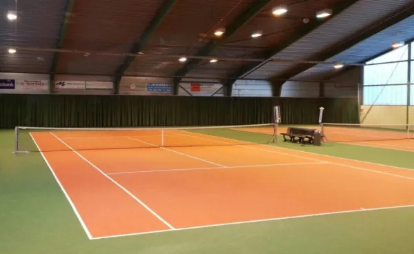 De Buurfrou Tennishal en Sportcentrum