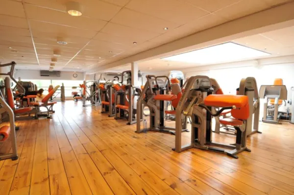 Health Club Gold's Gym