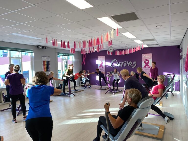 Curves Uden