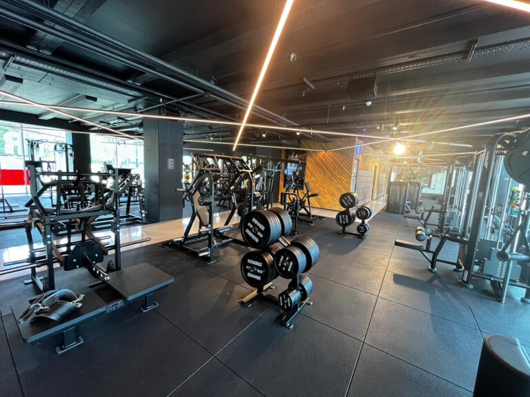 TrainMore Amsterdam Rembrandtpark Red Label