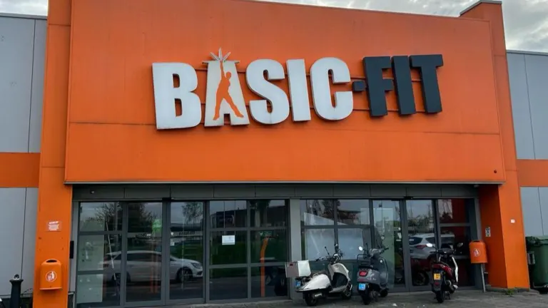 Basic-Fit Rotterdam Plompertstraat 24/7 sportschool in Rotterdam