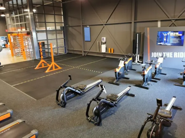 Afbeelding van sportschool Basic-Fit Rotterdam Plompertstraat 24/7