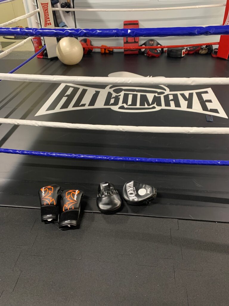 Ali Bomaye boks en kickboks club