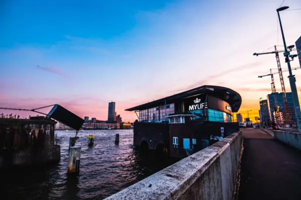 MyLife Rotterdam aan de Maas | De gezelligste sportschool in Rotterdam Centrum