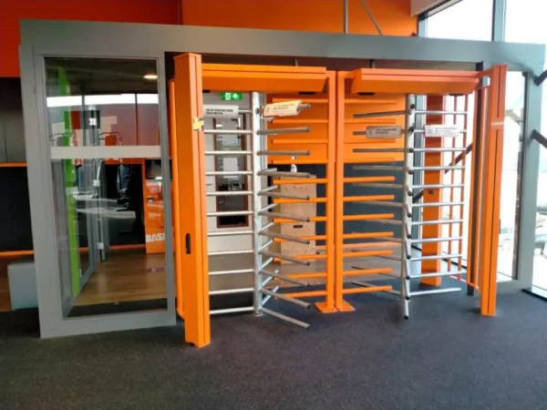 Afbeelding van sportschool Basic-Fit Den Helder Industrieweg 24/7
