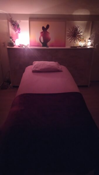 Afbeelding van sportschool Sacred Heart Yogales massage & healing Leiden Merenwijk