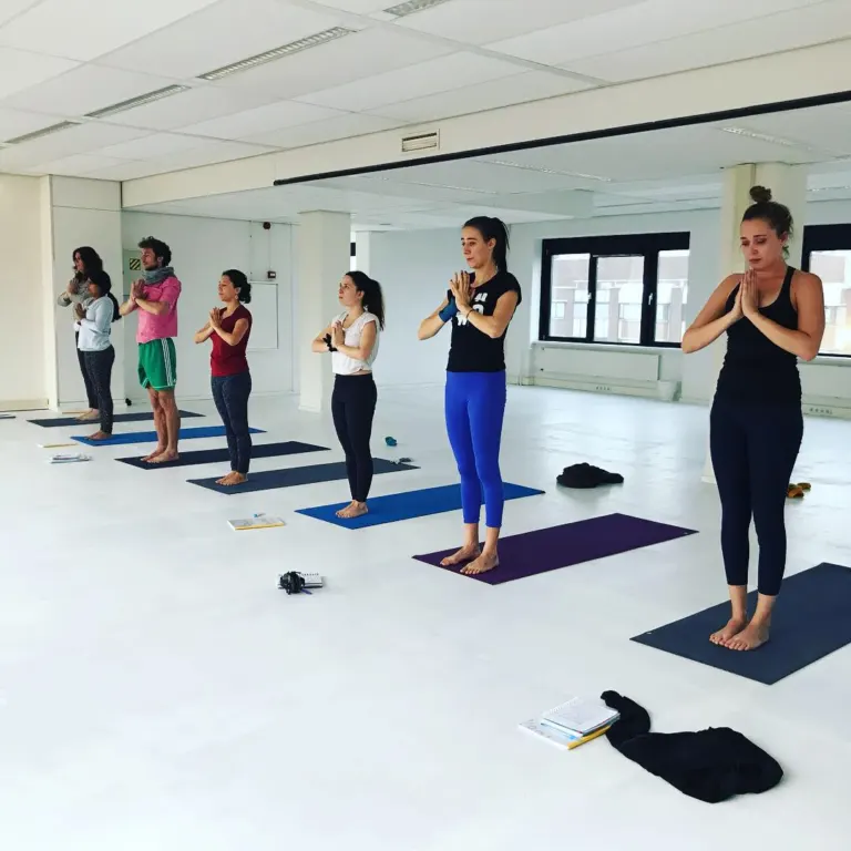 Yogic Life - Yoga Docent Opleiding, Yoga Trainingen, Yoga Coaching sportschool in Leiden