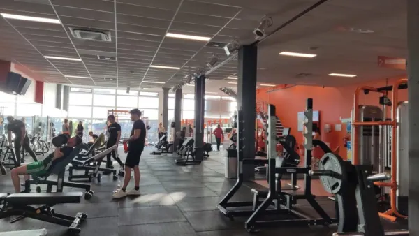 Afbeelding van sportschool Basic-Fit Groningen Antillenstraat 24/7