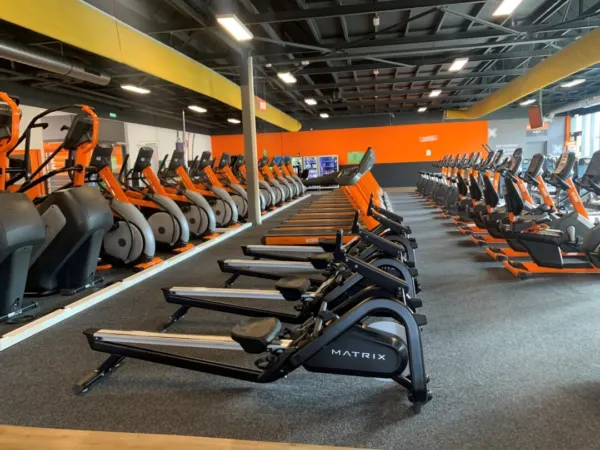Afbeelding van sportschool Basic-Fit Tilburg Artemisstraat 24/7
