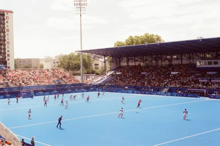 Van de bank naar het stadion: hoe je sportwedstrijden optimaal beleeft